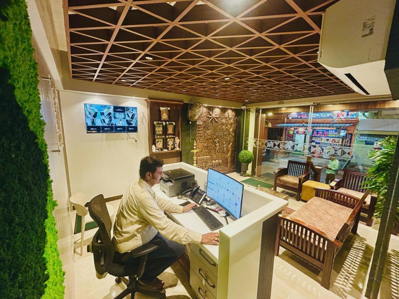 Eagle Inn Stay Канчипурам Екстериор снимка